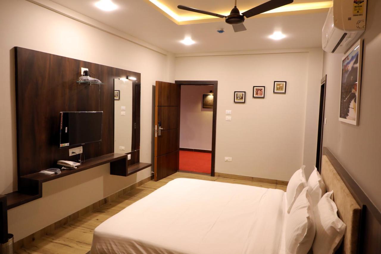 Hotel Nest Bhuj Exterior photo